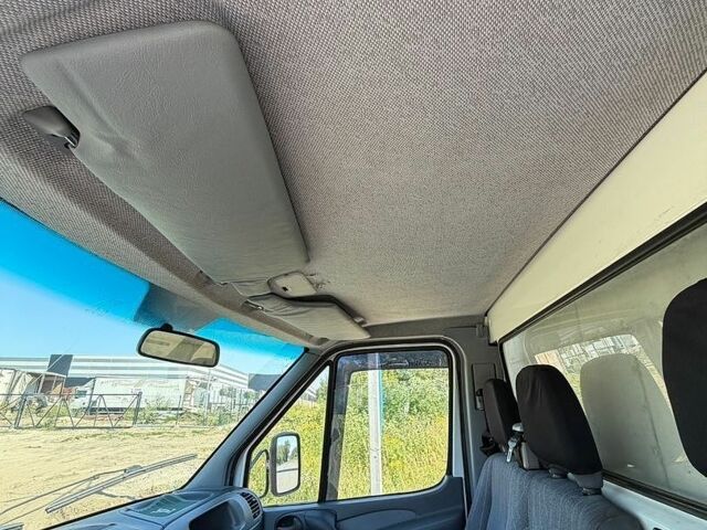 Белый Мерседес Sprinter, объемом двигателя 2.2 л и пробегом 337 тыс. км за 11499 $, фото 26 на Automoto.ua
