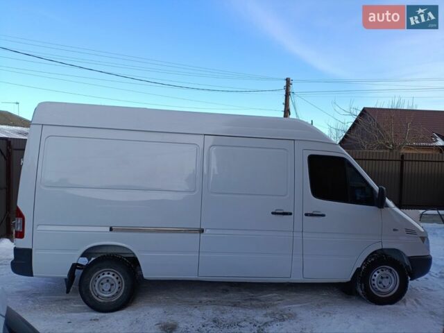 Белый Мерседес Sprinter, объемом двигателя 2.1 л и пробегом 350 тыс. км за 8999 $, фото 26 на Automoto.ua