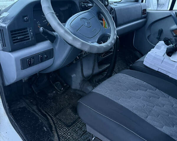 Белый Мерседес Sprinter, объемом двигателя 2.87 л и пробегом 700 тыс. км за 10500 $, фото 17 на Automoto.ua