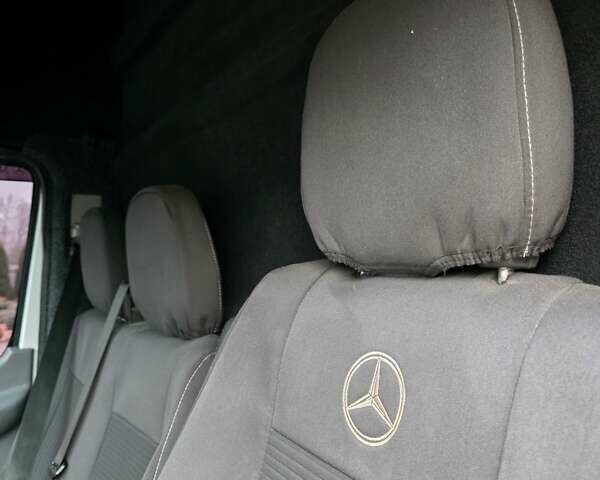 Белый Мерседес Sprinter, объемом двигателя 2.7 л и пробегом 606 тыс. км за 11900 $, фото 3 на Automoto.ua