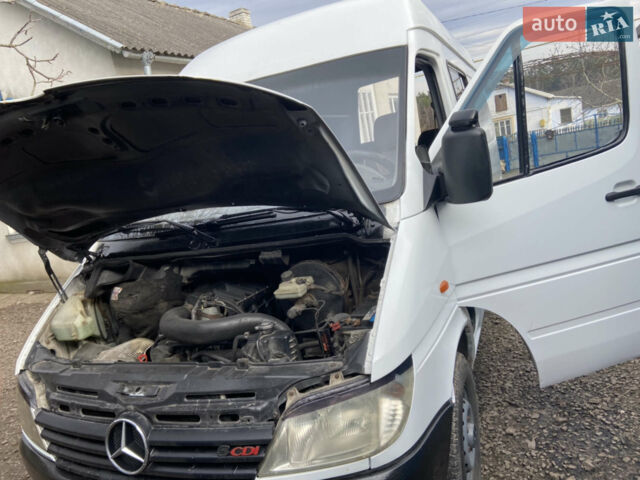Белый Мерседес Sprinter, объемом двигателя 2.1 л и пробегом 787 тыс. км за 8850 $, фото 6 на Automoto.ua