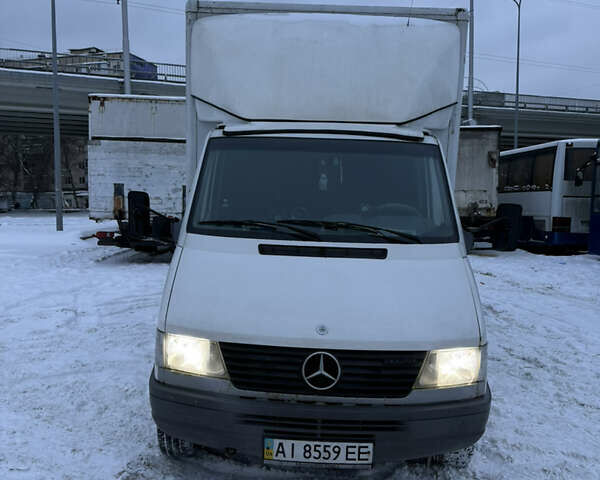 Белый Мерседес Sprinter, объемом двигателя 2.87 л и пробегом 700 тыс. км за 10500 $, фото 2 на Automoto.ua