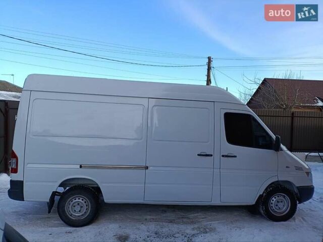 Белый Мерседес Sprinter, объемом двигателя 2.2 л и пробегом 500 тыс. км за 9700 $, фото 20 на Automoto.ua