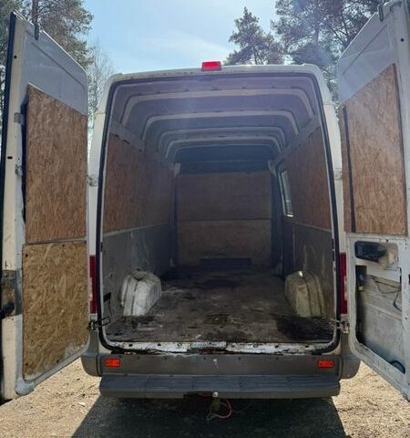 Белый Мерседес Sprinter, объемом двигателя 2.15 л и пробегом 400 тыс. км за 5000 $, фото 5 на Automoto.ua