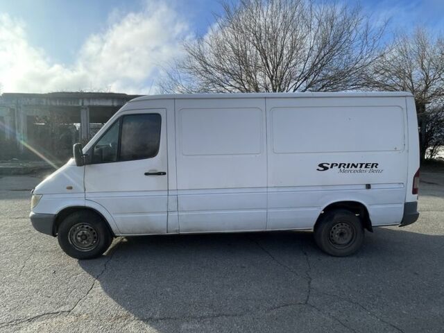 Белый Мерседес Sprinter, объемом двигателя 2.1 л и пробегом 3 тыс. км за 4700 $, фото 2 на Automoto.ua