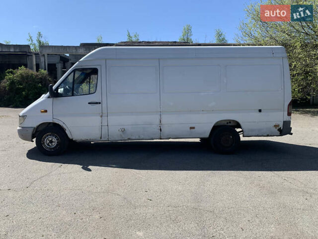 Мерседес Sprinter 2001 в Лубнах на Automoto.ua Белый Мерседес Sprinter, объемом двигателя 2.15 л и пробегом 560 тыс. км за 4499 $, фото 1 на Automoto.ua
