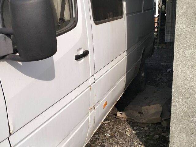 Белый Мерседес Sprinter, объемом двигателя 2.15 л и пробегом 20 тыс. км за 4000 $, фото 2 на Automoto.ua