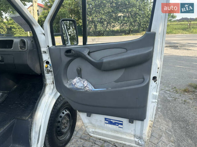 Мерседес Sprinter 2001 у Ужгороді на Automoto.ua Білий Мерседес Sprinter, об'ємом двигуна 2.15 л та пробігом 420 тис. км за 6600 $, фото 14 на Automoto.ua