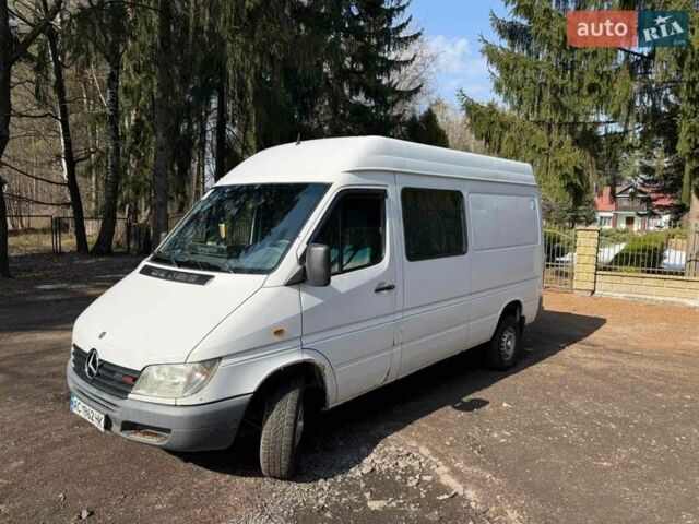 Белый Мерседес Sprinter, объемом двигателя 2.15 л и пробегом 400 тыс. км за 5000 $, фото 1 на Automoto.ua