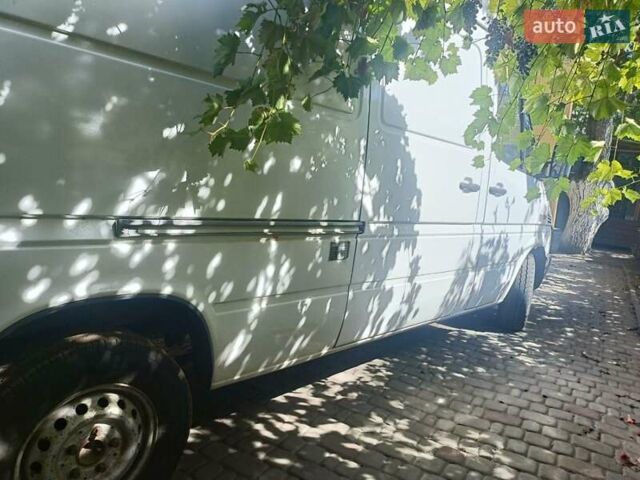 Мерседес Sprinter 2001 у Кривому Розі на Automoto.ua Білий Мерседес Sprinter, об'ємом двигуна 2.69 л та пробігом 1000 тис. км за 9000 $, фото 2 на Automoto.ua