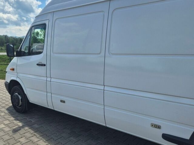 Белый Мерседес Sprinter, объемом двигателя 2.7 л и пробегом 460 тыс. км за 16900 $, фото 4 на Automoto.ua