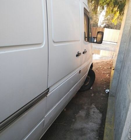 Білий Мерседес Sprinter, об'ємом двигуна 2.1 л та пробігом 38 тис. км за 4900 $, фото 3 на Automoto.ua