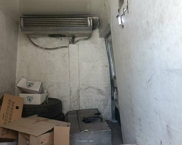 Мерседес Sprinter 2001 у Кривому Розі на Automoto.ua Білий Мерседес Sprinter, об'ємом двигуна 2.69 л та пробігом 1000 тис. км за 9000 $, фото 3 на Automoto.ua