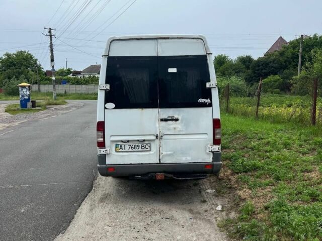 Белый Мерседес Sprinter, объемом двигателя 2.2 л и пробегом 250 тыс. км за 5800 $, фото 4 на Automoto.ua