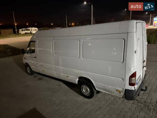 Белый Мерседес Sprinter, объемом двигателя 2.15 л и пробегом 800 тыс. км за 5300 $, фото 2 на Automoto.ua