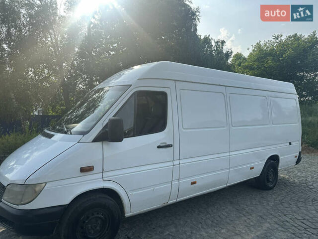 Мерседес Sprinter 2001 у Ужгороді на Automoto.ua Білий Мерседес Sprinter, об'ємом двигуна 2.15 л та пробігом 420 тис. км за 6600 $, фото 10 на Automoto.ua