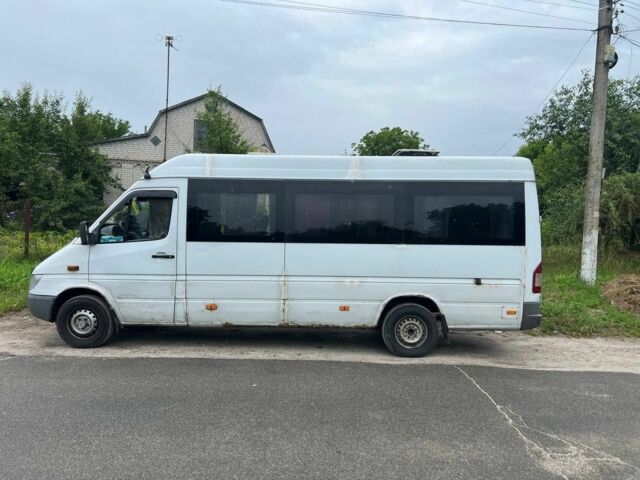 Белый Мерседес Sprinter, объемом двигателя 2.2 л и пробегом 250 тыс. км за 5800 $, фото 1 на Automoto.ua