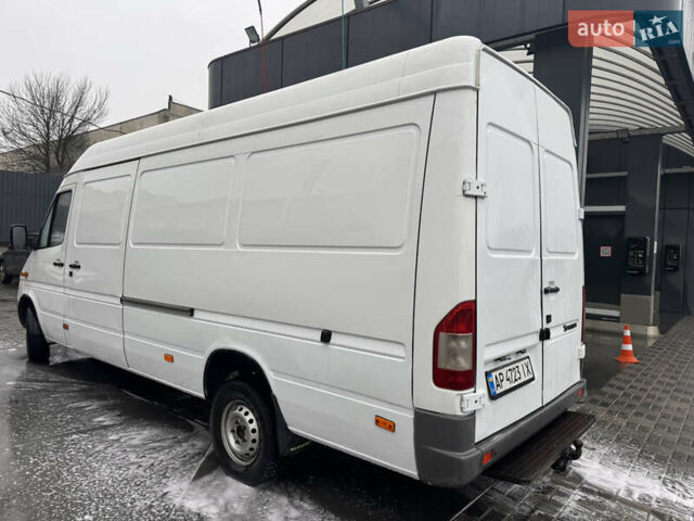 Белый Мерседес Sprinter, объемом двигателя 2.15 л и пробегом 497 тыс. км за 7500 $, фото 4 на Automoto.ua
