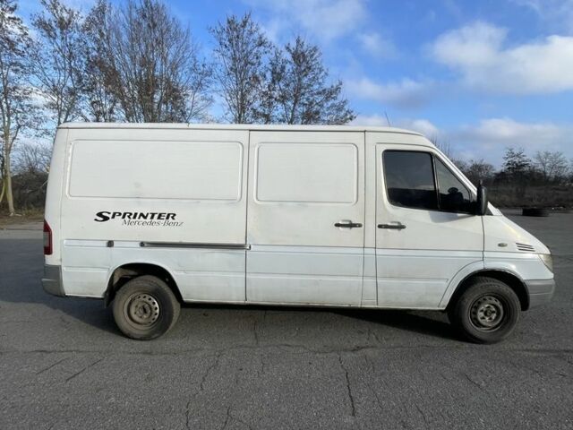 Белый Мерседес Sprinter, объемом двигателя 2.1 л и пробегом 3 тыс. км за 4700 $, фото 3 на Automoto.ua