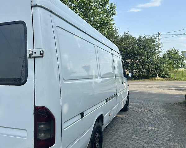 Мерседес Sprinter 2001 у Ужгороді на Automoto.ua Білий Мерседес Sprinter, об'ємом двигуна 2.15 л та пробігом 420 тис. км за 6600 $, фото 9 на Automoto.ua