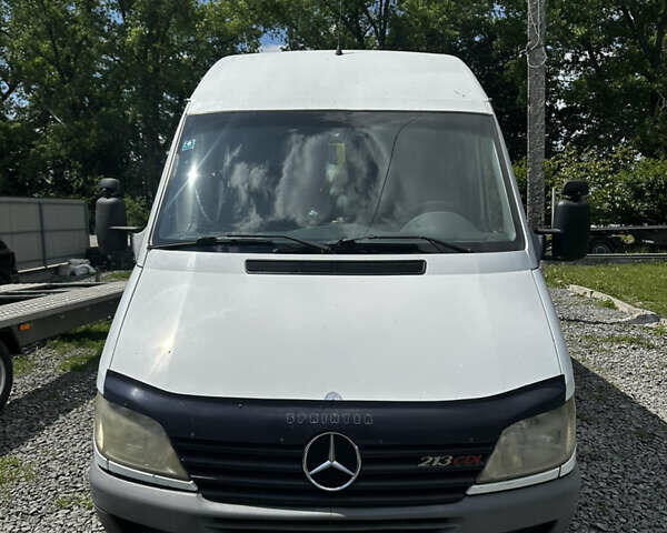 Белый Мерседес Sprinter, объемом двигателя 2.2 л и пробегом 440 тыс. км за 7500 $, фото 4 на Automoto.ua