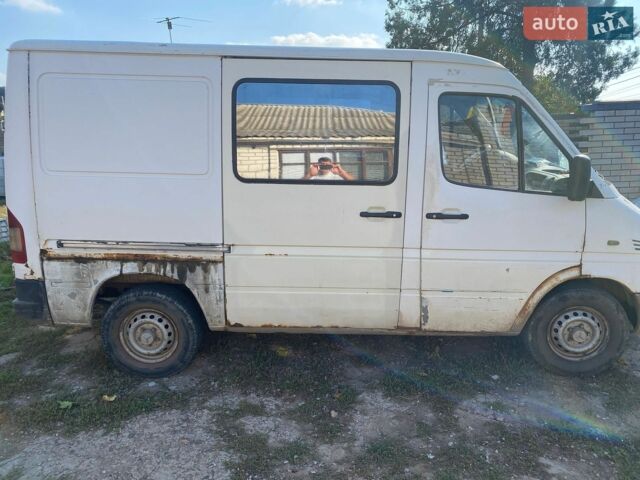 Белый Мерседес Sprinter, объемом двигателя 2.2 л и пробегом 380 тыс. км за 5000 $, фото 9 на Automoto.ua