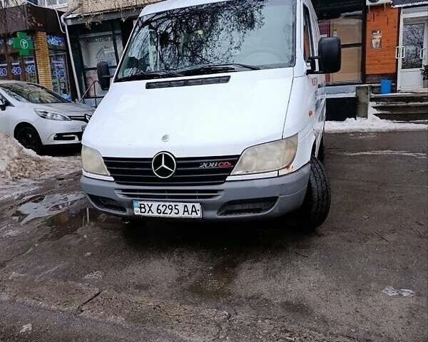 Белый Мерседес Sprinter, объемом двигателя 2.2 л и пробегом 410 тыс. км за 3900 $, фото 14 на Automoto.ua