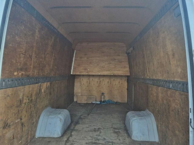 Белый Мерседес Sprinter, объемом двигателя 2.7 л и пробегом 460 тыс. км за 16900 $, фото 5 на Automoto.ua