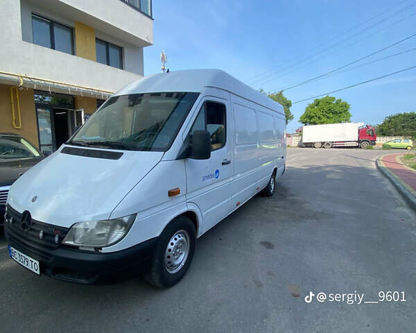 Белый Мерседес Sprinter, объемом двигателя 2.15 л и пробегом 450 тыс. км за 6900 $, фото 5 на Automoto.ua