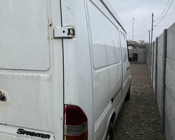 Білий Мерседес Sprinter, об'ємом двигуна 2.15 л та пробігом 677 тис. км за 5500 $, фото 11 на Automoto.ua