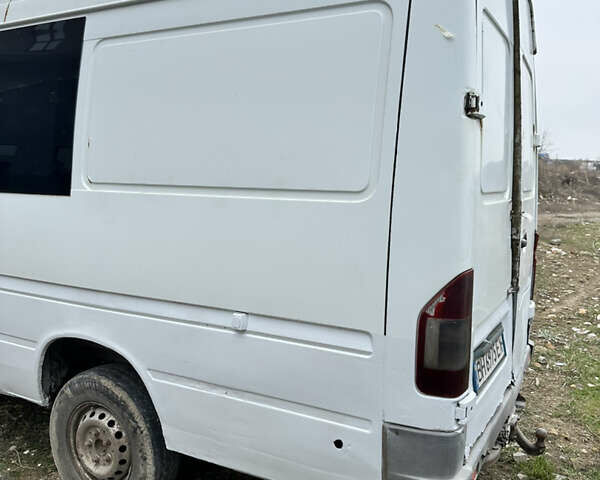 Білий Мерседес Sprinter, об'ємом двигуна 2.69 л та пробігом 106 тис. км за 4000 $, фото 2 на Automoto.ua