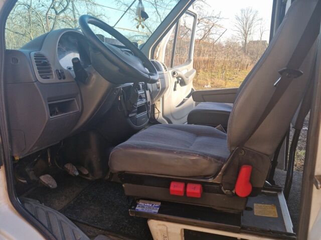 Белый Мерседес Sprinter, объемом двигателя 2.1 л и пробегом 2 тыс. км за 8000 $, фото 5 на Automoto.ua