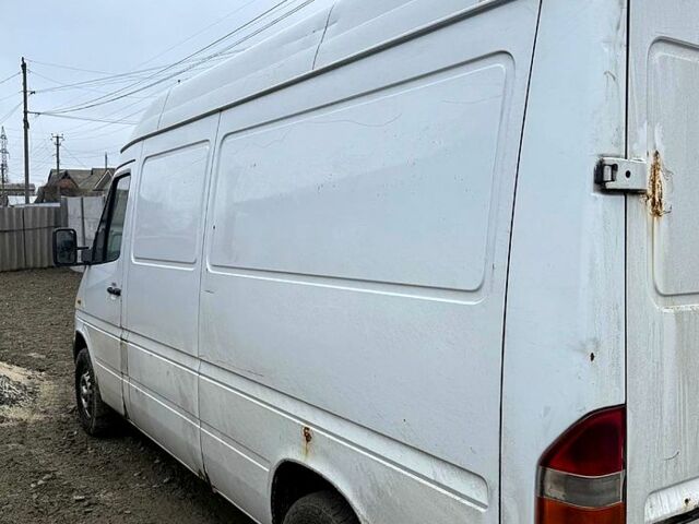 Белый Мерседес Sprinter, объемом двигателя 2.2 л и пробегом 477 тыс. км за 5500 $, фото 6 на Automoto.ua