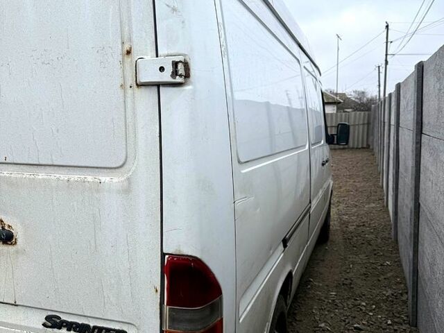 Белый Мерседес Sprinter, объемом двигателя 2.2 л и пробегом 477 тыс. км за 5500 $, фото 5 на Automoto.ua