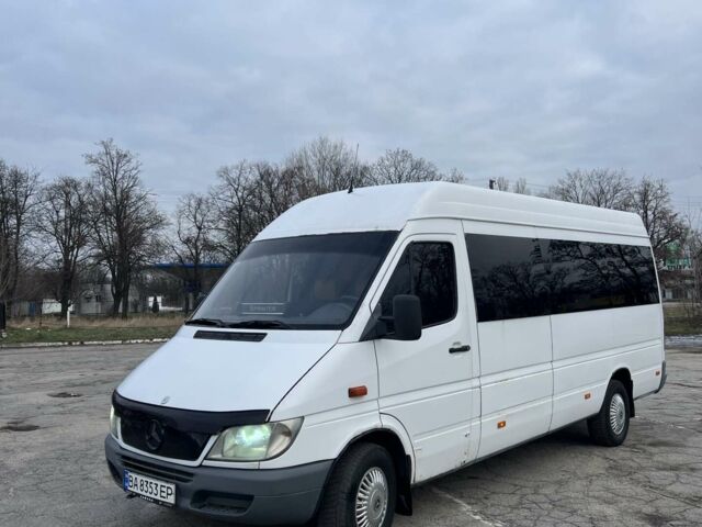 Белый Мерседес Sprinter, объемом двигателя 2.15 л и пробегом 600 тыс. км за 8500 $, фото 2 на Automoto.ua