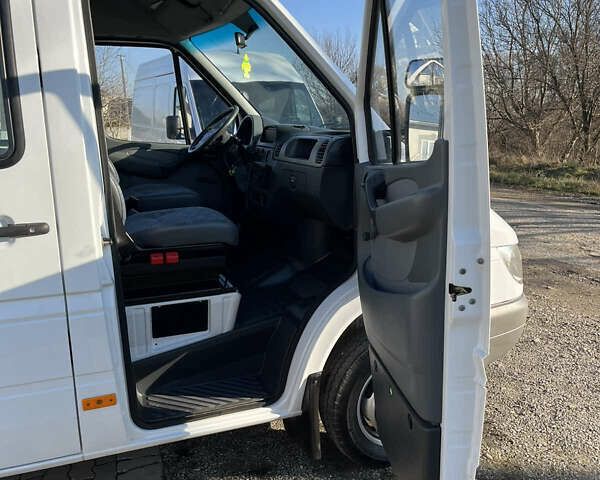 Білий Мерседес Sprinter, об'ємом двигуна 0 л та пробігом 110 тис. км за 21800 $, фото 20 на Automoto.ua
