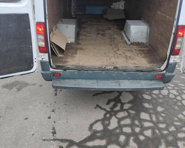 Белый Мерседес Sprinter, объемом двигателя 2.15 л и пробегом 543 тыс. км за 12000 $, фото 5 на Automoto.ua