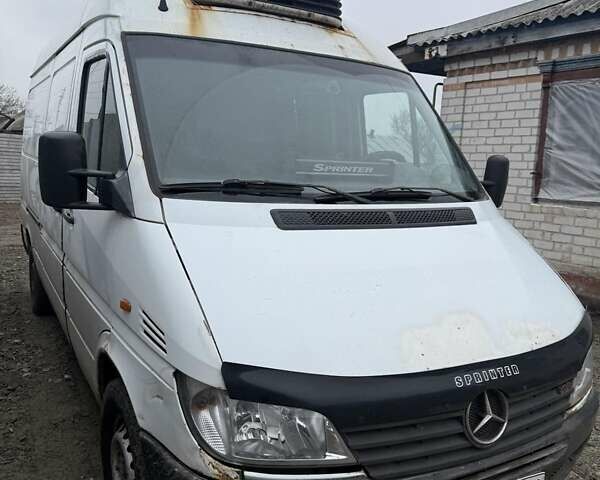 Білий Мерседес Sprinter, об'ємом двигуна 2.15 л та пробігом 677 тис. км за 5500 $, фото 1 на Automoto.ua