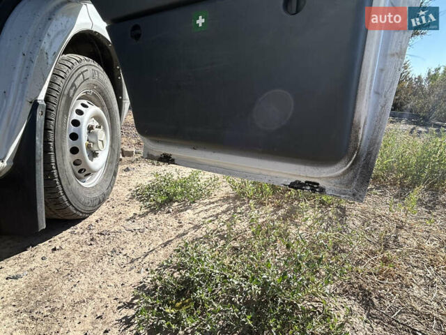 Белый Мерседес Sprinter, объемом двигателя 2.2 л и пробегом 762 тыс. км за 6990 $, фото 12 на Automoto.ua