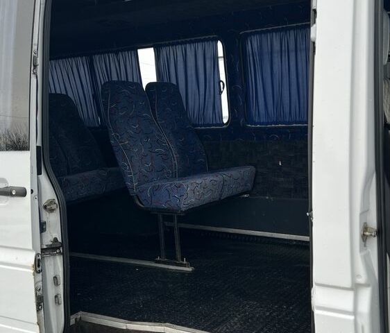 Белый Мерседес Sprinter, объемом двигателя 2.1 л и пробегом 348 тыс. км за 7800 $, фото 18 на Automoto.ua