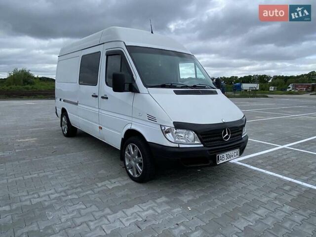 Білий Мерседес Sprinter, об'ємом двигуна 2.1 л та пробігом 300 тис. км за 7000 $, фото 2 на Automoto.ua
