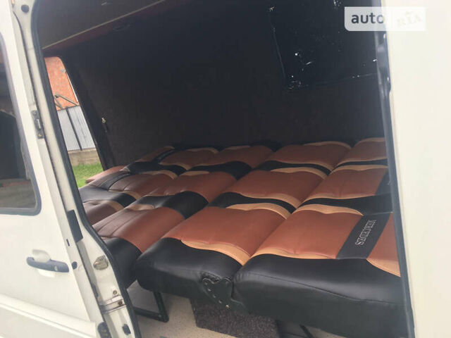 Белый Мерседес Sprinter, объемом двигателя 2.15 л и пробегом 200 тыс. км за 17800 $, фото 11 на Automoto.ua