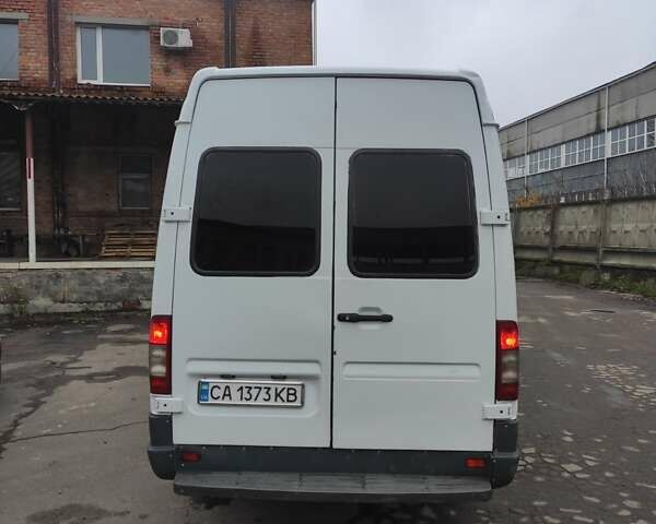 Белый Мерседес Sprinter, объемом двигателя 2.15 л и пробегом 543 тыс. км за 12000 $, фото 4 на Automoto.ua