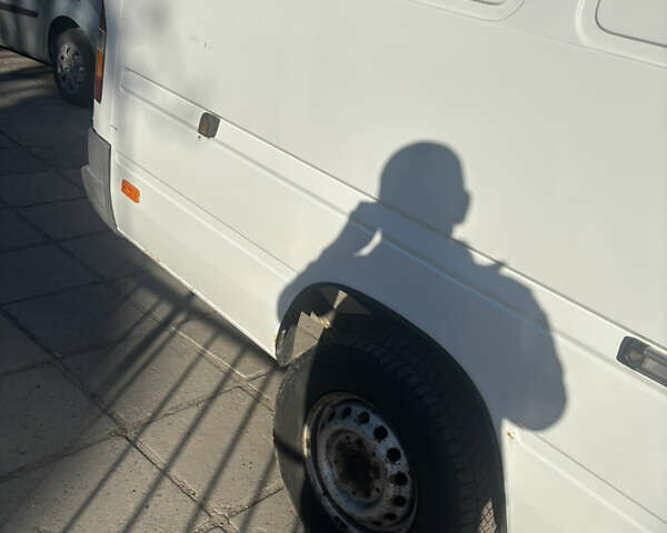 Белый Мерседес Sprinter, объемом двигателя 2.2 л и пробегом 800 тыс. км за 5700 $, фото 14 на Automoto.ua