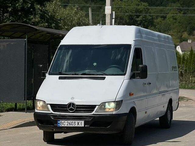 Белый Мерседес Sprinter, объемом двигателя 2.2 л и пробегом 600 тыс. км за 5700 $, фото 1 на Automoto.ua