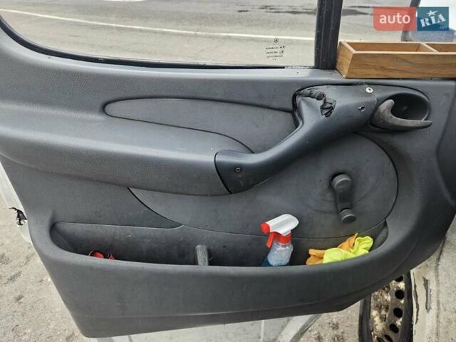 Білий Мерседес Sprinter, об'ємом двигуна 2.15 л та пробігом 202 тис. км за 4350 $, фото 10 на Automoto.ua