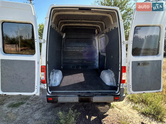 Белый Мерседес Sprinter, объемом двигателя 2.2 л и пробегом 762 тыс. км за 6990 $, фото 9 на Automoto.ua