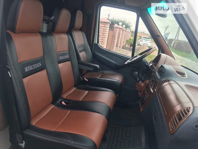 Белый Мерседес Sprinter, объемом двигателя 2.15 л и пробегом 200 тыс. км за 17800 $, фото 9 на Automoto.ua