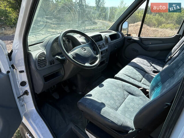 Белый Мерседес Sprinter, объемом двигателя 2.2 л и пробегом 762 тыс. км за 6990 $, фото 6 на Automoto.ua