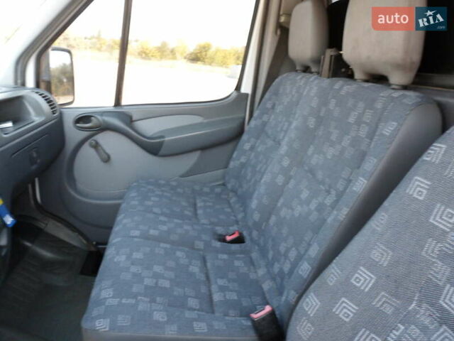 Белый Мерседес Sprinter, объемом двигателя 2.7 л и пробегом 658 тыс. км за 12800 $, фото 17 на Automoto.ua